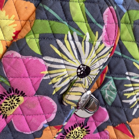 Vera Bradly Zippered Crossbody Floral Bag - Picture 5 of 10